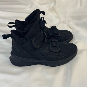 Nike Lebron Soldier 13 SFG Triple Black Out AR4225-005 Mens Basketball Shoes